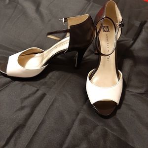Black & white dress shoe
